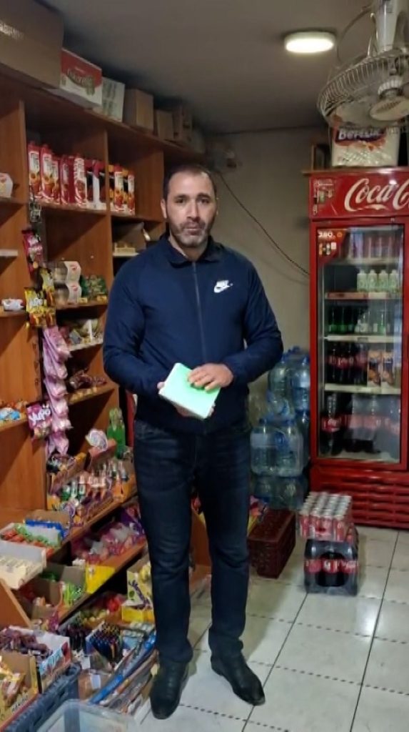 Sivas Zara'da Örnek Davranış: Hayırsever Borç Defterini Yakarak Vatandaşları Sevindirdi AW566659 01 | Gündem Sivas™ Haber