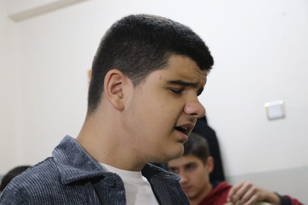 Görme Engelli 13 Yaşındaki Kadir Alp Şınaydar, Absolut Müziğin Yıldızı Olmaya Hazırlanıyor AW567278 04 | Gündem Sivas™ Haber