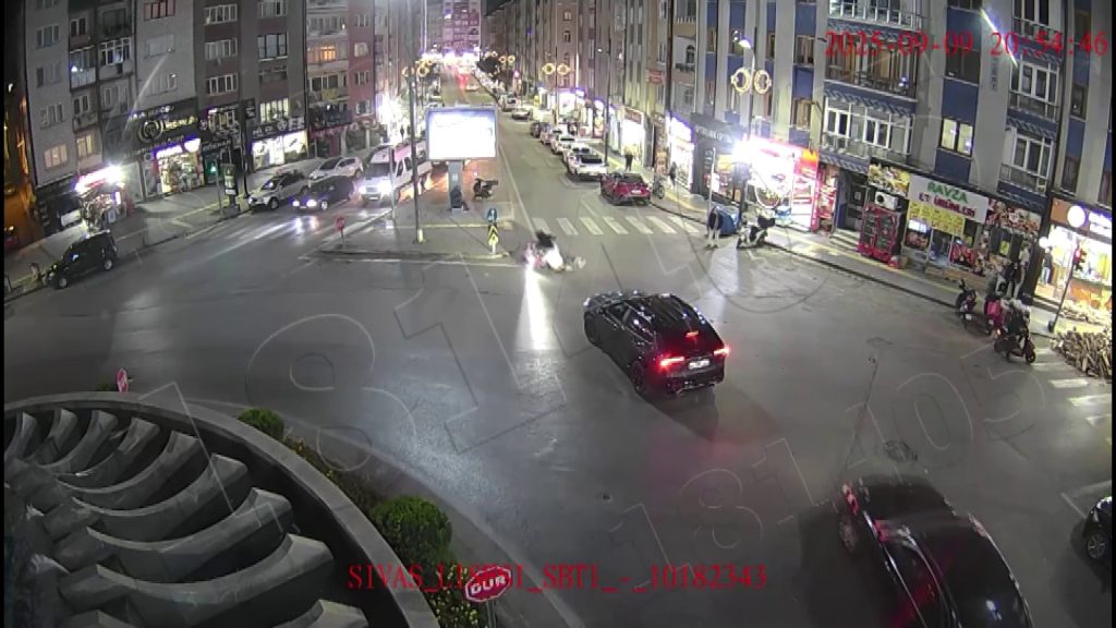 KGYS Kameraları Kaydetti: Sivas’ta Meydana Gelen 3 Trafik Kazası Görüntüleri Yayınlandı