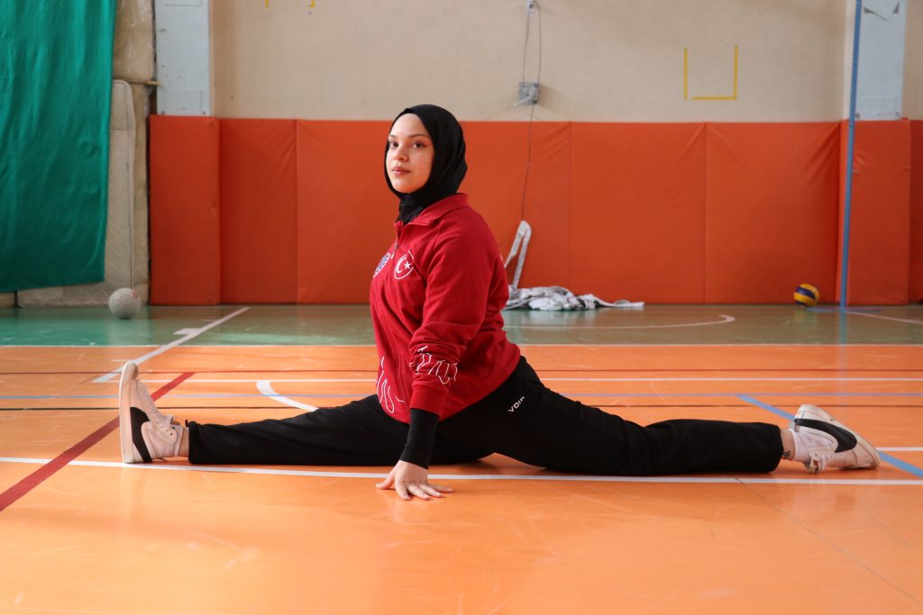 Sivaslı Afra Kılınç, Çin’de Wushu Kung Fu Dünya Şampiyonu Oldu: İki Altın Madalya ile Tarih Yazdı AW568117 04 | Gündem Sivas™ Haber
