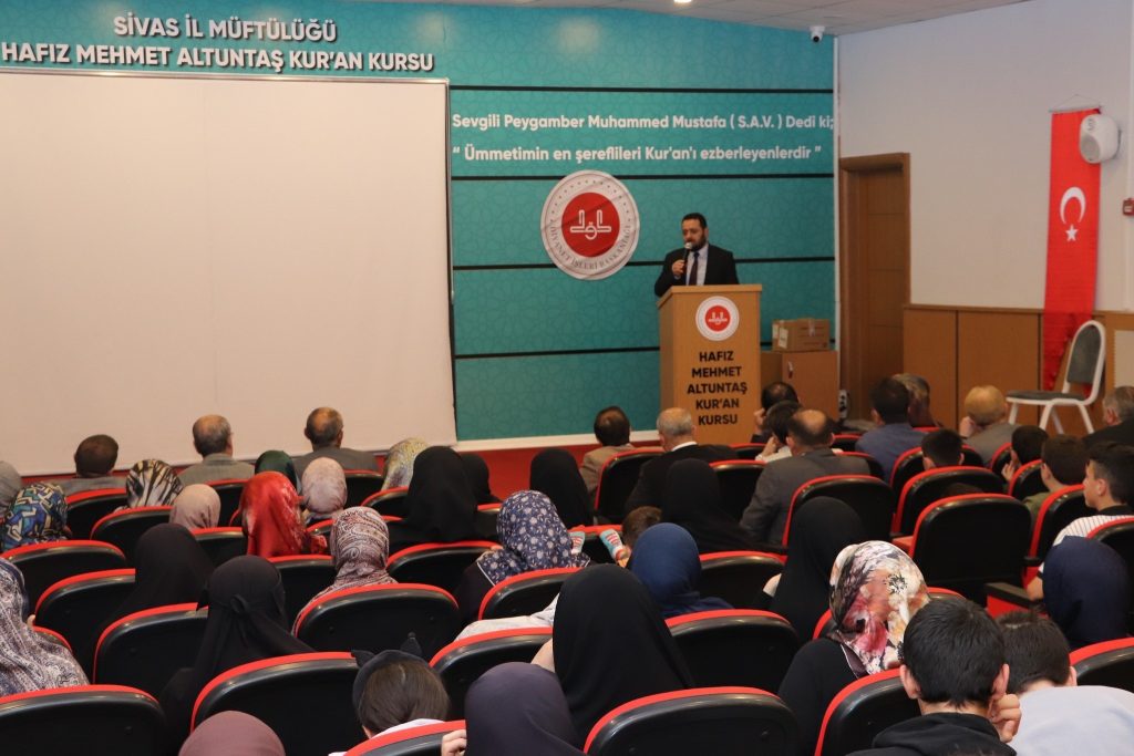 Sivas Hafızlık Yarışması Başarısı: Türkiye Dereceleriyle Gurur Kaynağı Sivas Hafızlık Yarışması Başarısı: Türkiye Dereceleriyle Gurur Kaynağı