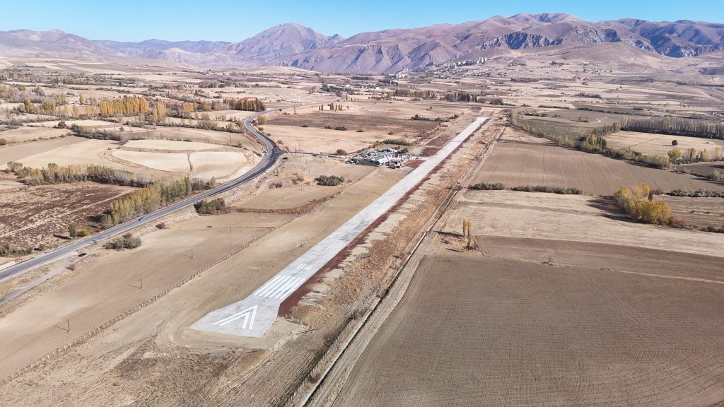 Türkiye'nin İlk İlçe Havaalanı "Divriği Hava Kampüsü" Olarak Yeniden Gökyüzüyle Buluştu! AW570261 05 | Gündem Sivas™ Haber