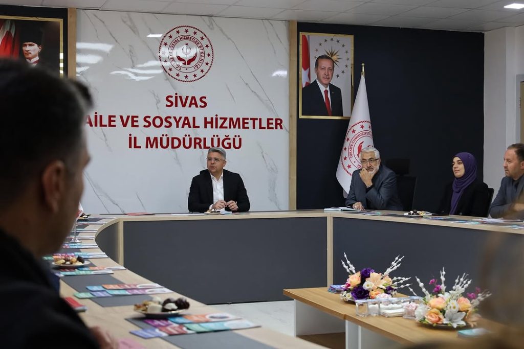 Sivas Aile ve Sosyal Hizmetler İl Müdürlüğü’nde Kuruluş Müdürleri İle Önemli Toplantı