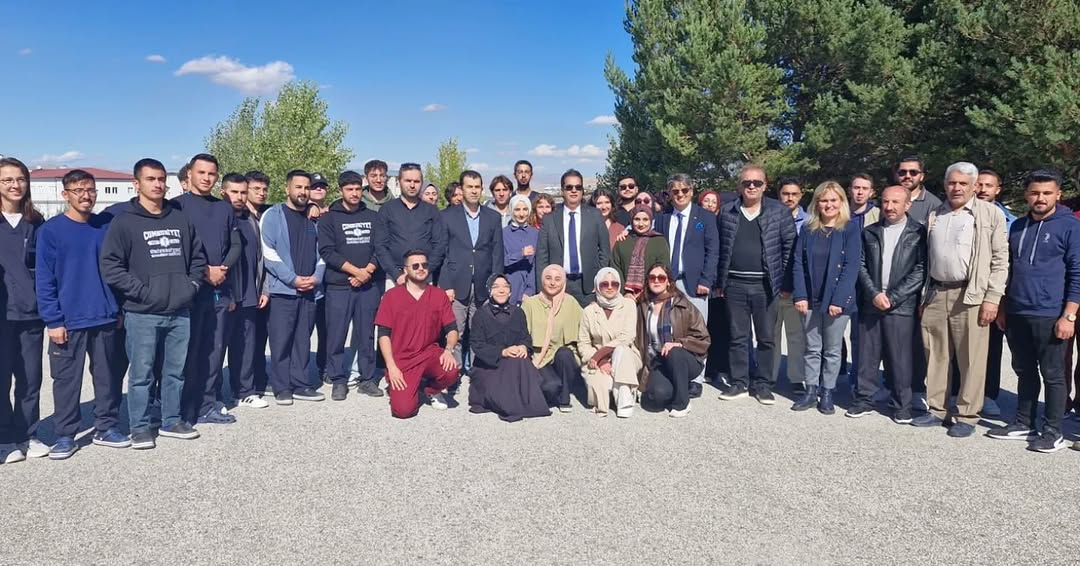 Sivas Cumhuriyet Üniversitesi'nde Hayvan Sağlığına Yönelik Öğrenci Etkinliği