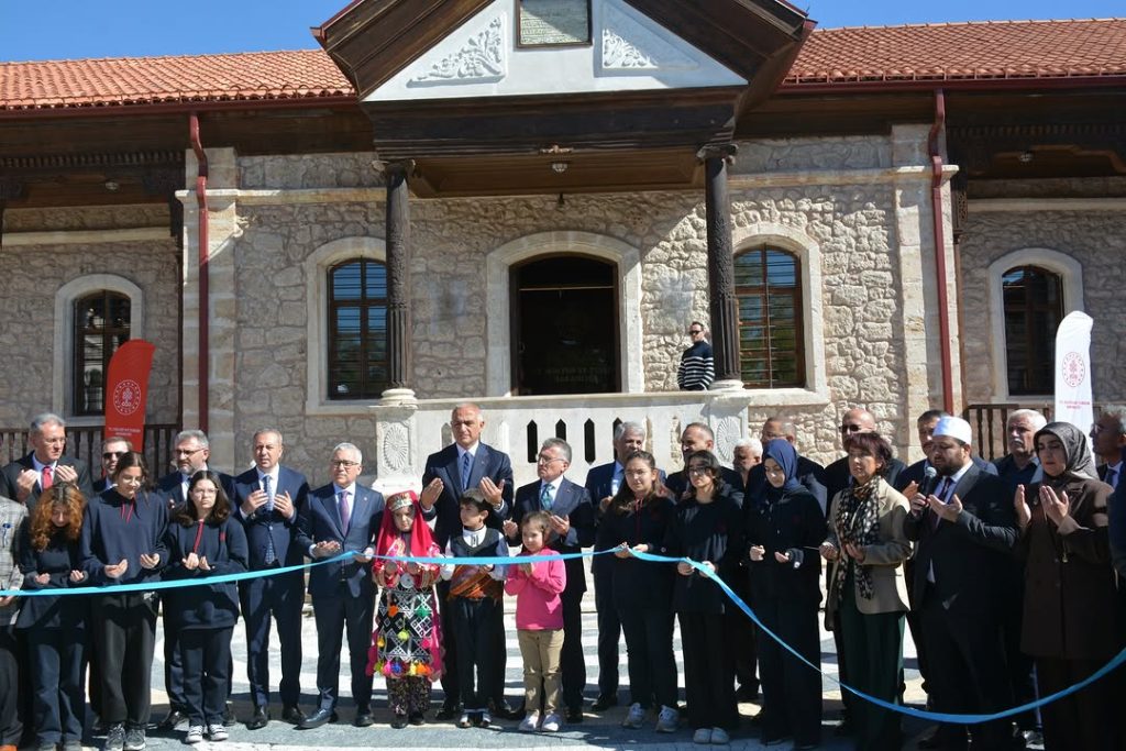 Sivas’ta Tarihi Miras: Sarı Hatipzâde Numân Sâbit Efendi’nin Adını Taşıyan Halk Kütüphanesi Açıldı