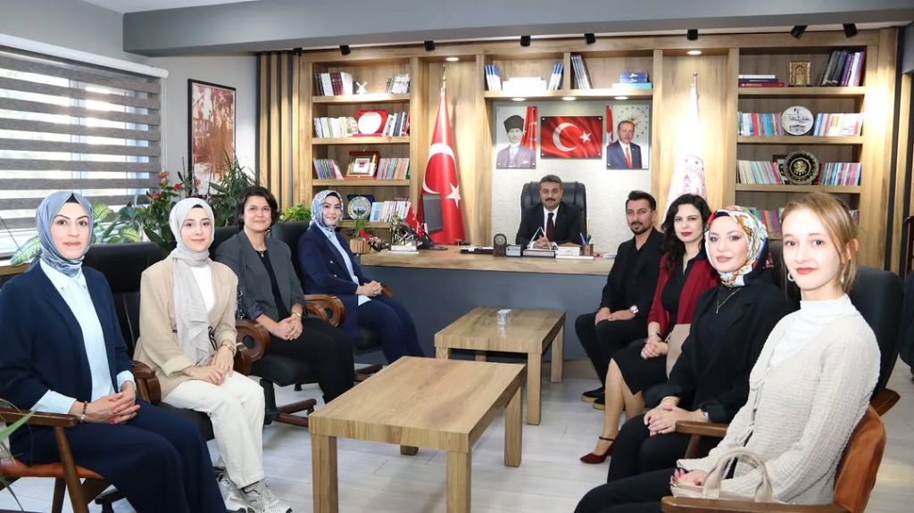 Sivas’ta Eğitimde Değerler İş Birliği: İlke ve Değerler Hareketi Derneği’nden Milli Eğitim Müdürlüğü’ne Ziyaret