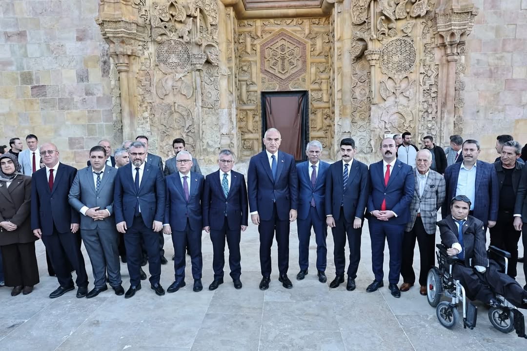 Divriği Ulu Camii ve Darüşşifası'nda Tarihi "Zamanın Yankısı" Konseri