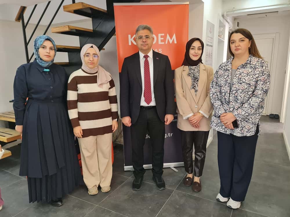 Sivas Aile ve Sosyal Hizmetler İl Müdürü Özgür Kırmızıtaş, KADEM Temsilciliğini Ziyaret Etti