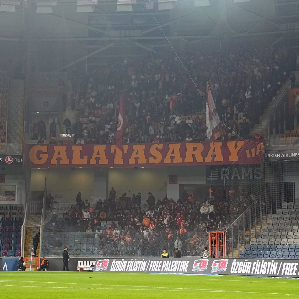 Galatasaray Taraftarı, Pasifik Holding’in Desteğiyle Takımını ‘Next Level’a Taşıyor