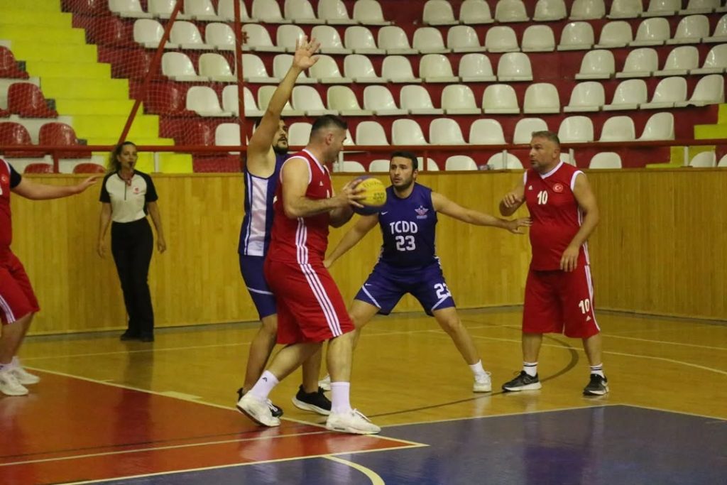 Sivas’ta Kamu Spor Oyunları 3×3 Basketbol Şampiyonu Valilik Koruma Takımı Oldu
