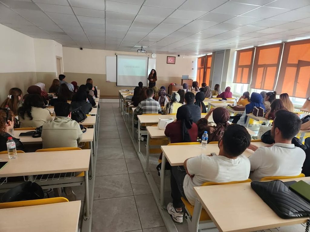 Aile Yılı Eğitimleri Kapsamında “Kendini Bilmek” Semineri Düzenlendi