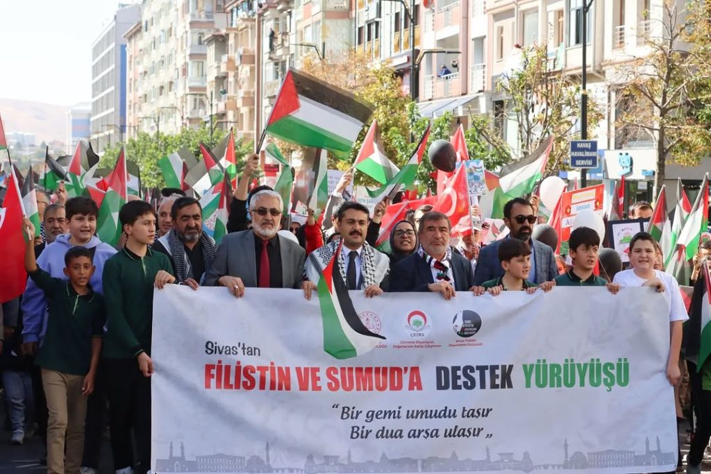 Sivas’ta Filistin’e Destek İçin Binlerce Kişi Yürüdü