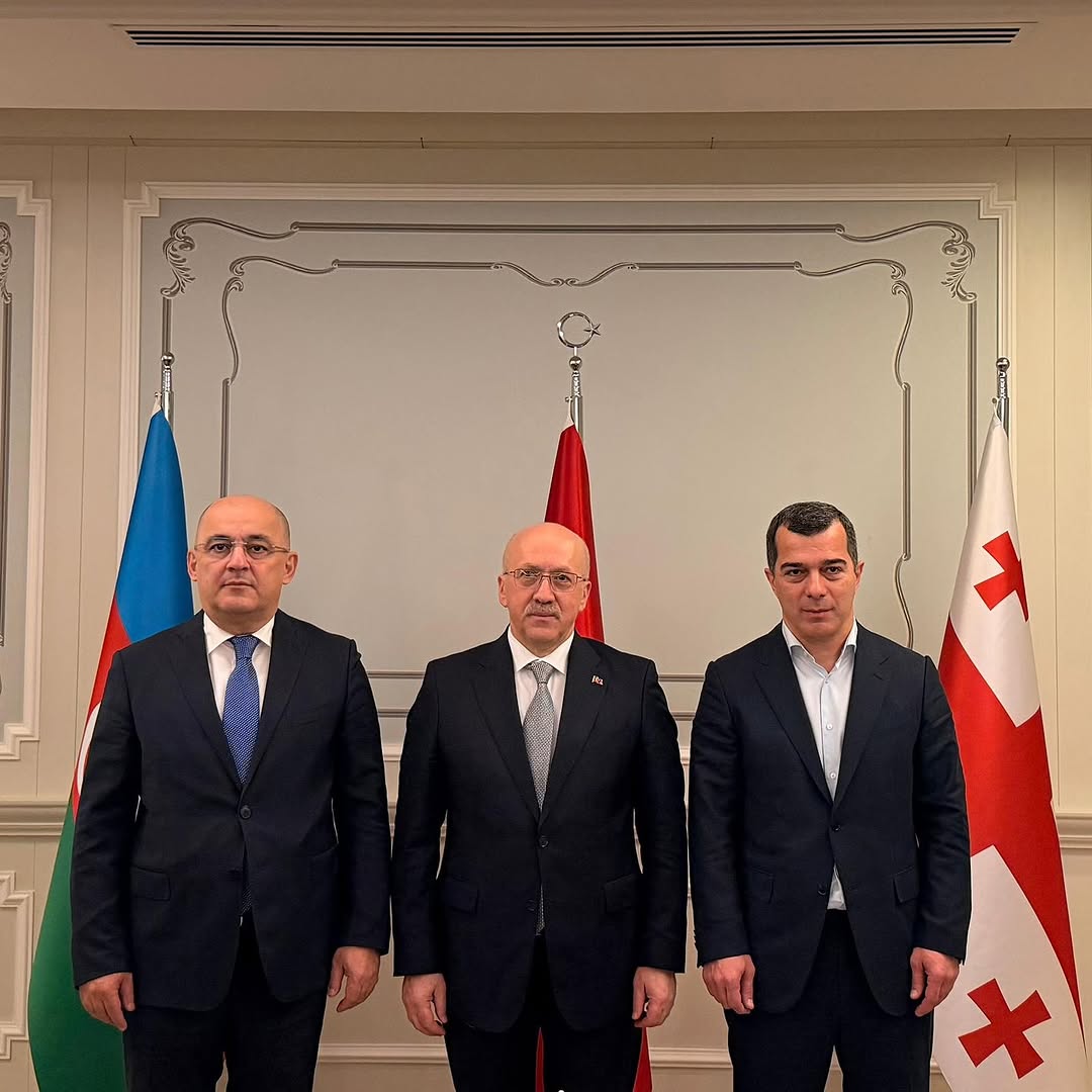 Türkiye, Azerbaycan ve Gürcistan Gümrük İş Birliğini İstanbul'da Masaya Yatırdı