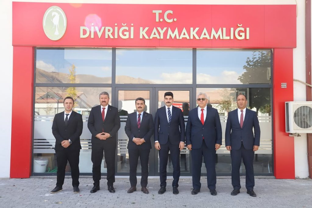 Sivas Milli Eğitim Müdürü Fatih Erdoğan, Divriği’de Eğitim Çalışmalarını Görüştü