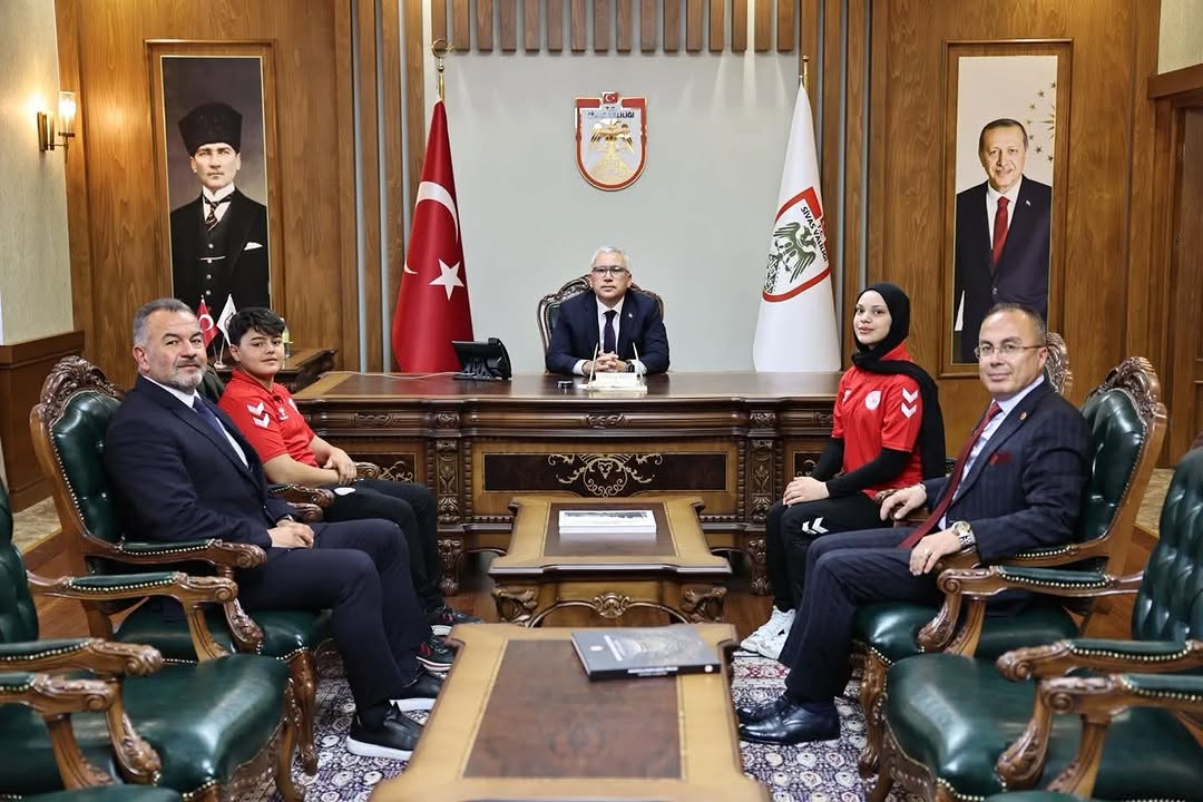 Sivas Valisi Yılmaz Şimşek, Avrupa Şampiyonu Sporcuları Kabul Etti