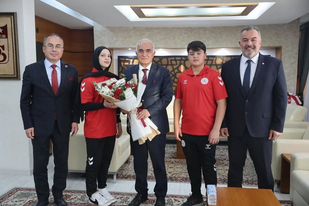 Sivas’tan Avrupa Şampiyonlarına Başkan Vekilinden Tebrik Ziyareti