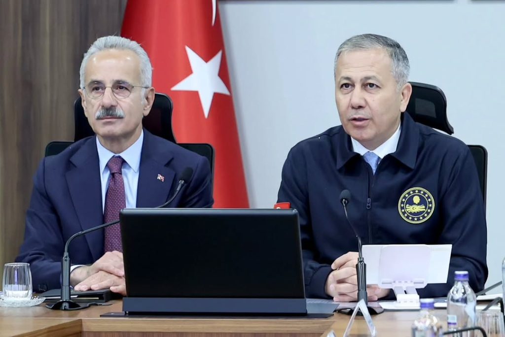 Trafik Güvenliğinde Yeni Dönem: İşaret Levhaları Sadeleşiyor