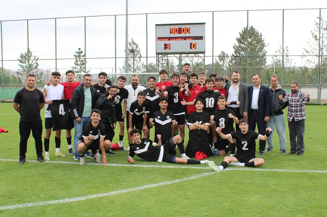 Sivas Gücü Belediyespor U19, Yomraspor'u 3-0 Mağlup Ederek Lige Fırtına Gibi Başladı