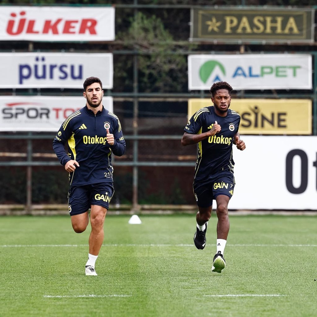 Fenerbahçe Günü Çift Antrenmanla Tamamlıyor