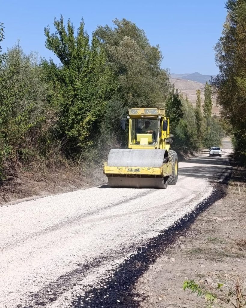 Sivas’ta Gümüştaş Köyü Yolu Asfalt Çalışması Tamamlandı