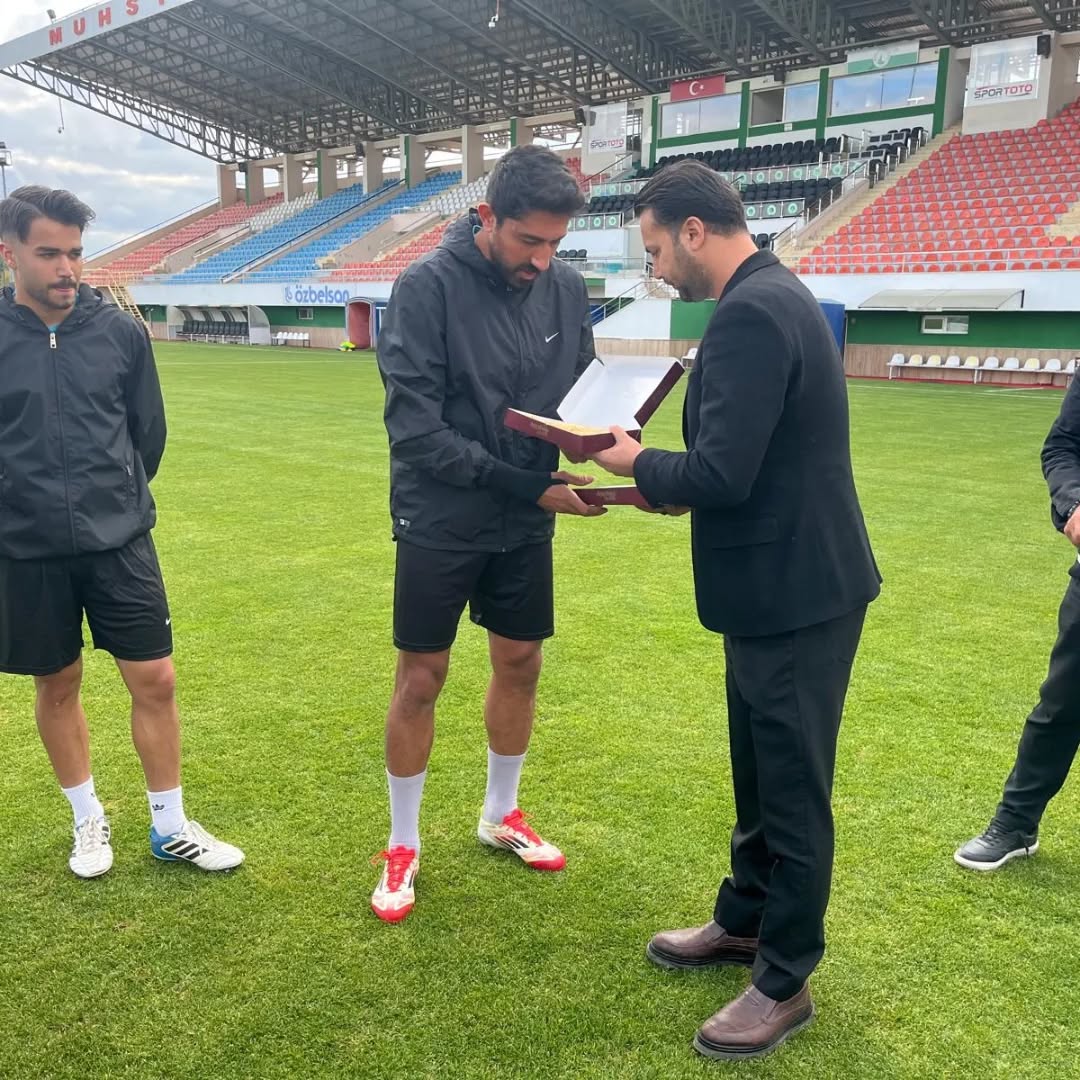 Sivagücü Belediyespor, Kelkit Spor Maçı Öncesi Başkan Kaya'dan Moral Ziyareti