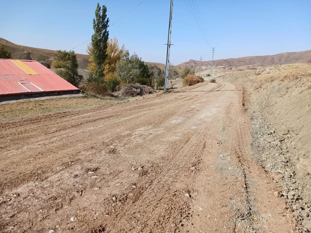Sivas Hafik’te 5 Köyün Köy İçi ve Mezarlık Yolları Yenilendi