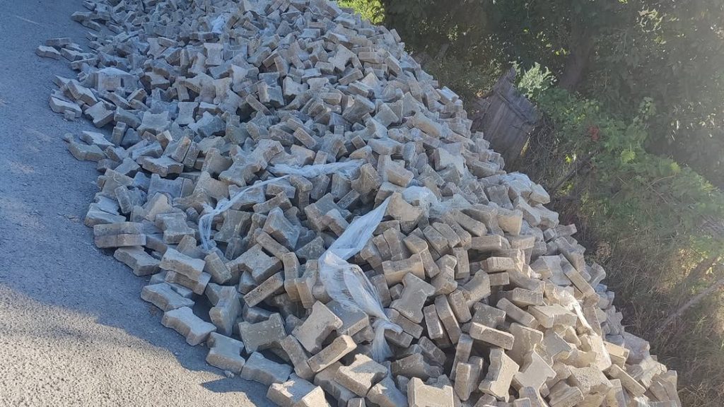 Sivas Koyulhisar Köylerine 11.600 m² Parke Taşı Yolu