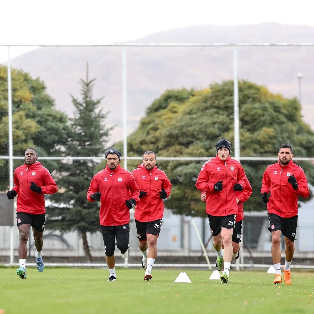 Sivasspor, Keçiörengücü Maçı Hazırlıklarına Hız Kesmeden Devam Ediyor