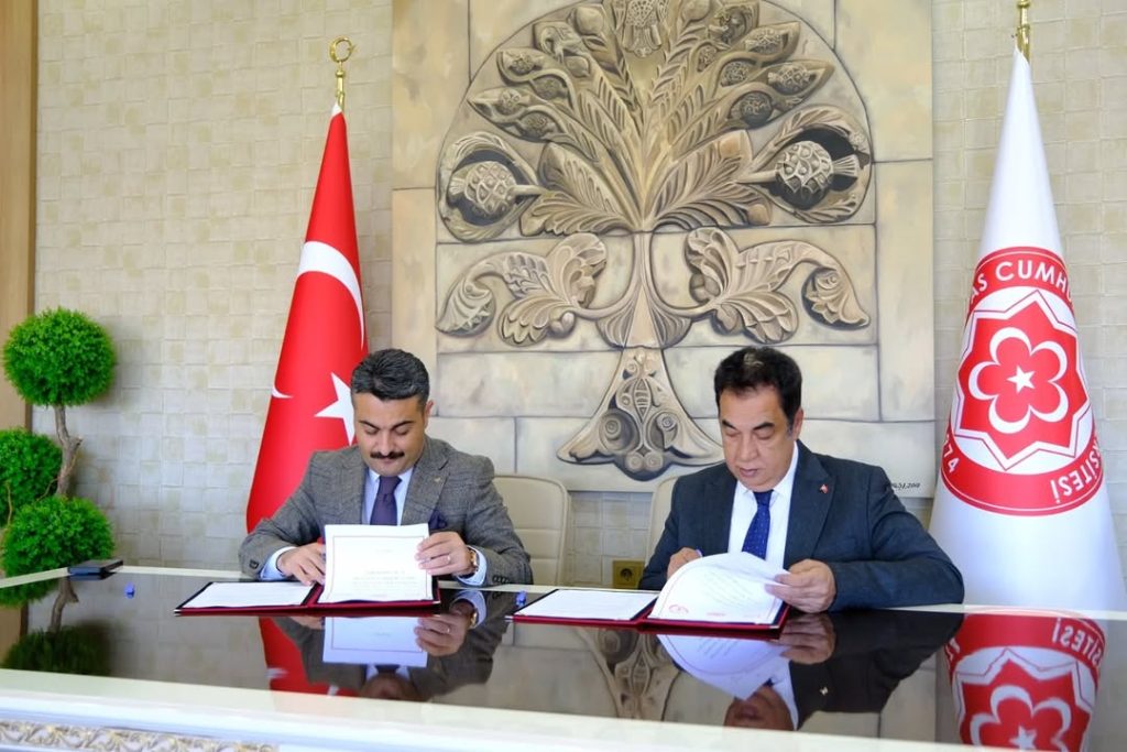 Sivas’ta Eğitimde İş Birliği: Üniversite ve Lise Protokol İmzaladı