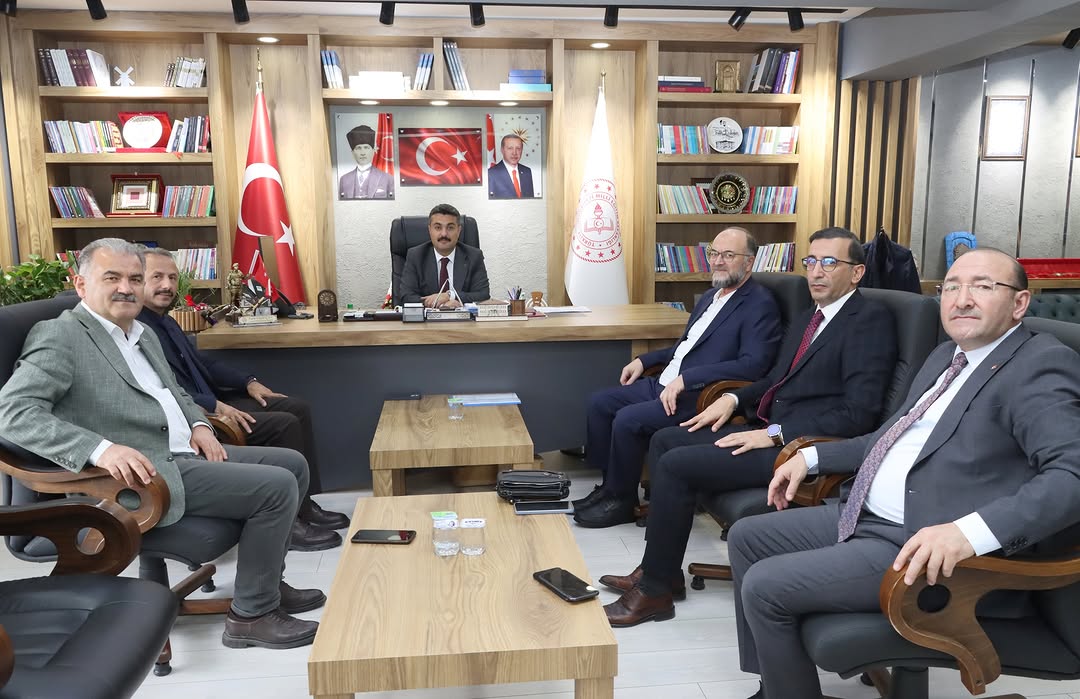 Sivas Eğitiminde İş Birliği: Ümit Vakfı ve Milli Eğitim Müdürlüğü Bir Araya Geldi