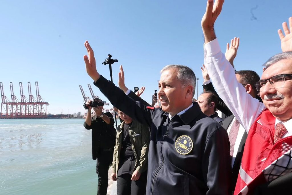 Türkiye’nin İyilik Gemisi Akdeniz’de: 900 Ton Gıda Yardımı Gazze’ye Ulaşıyor