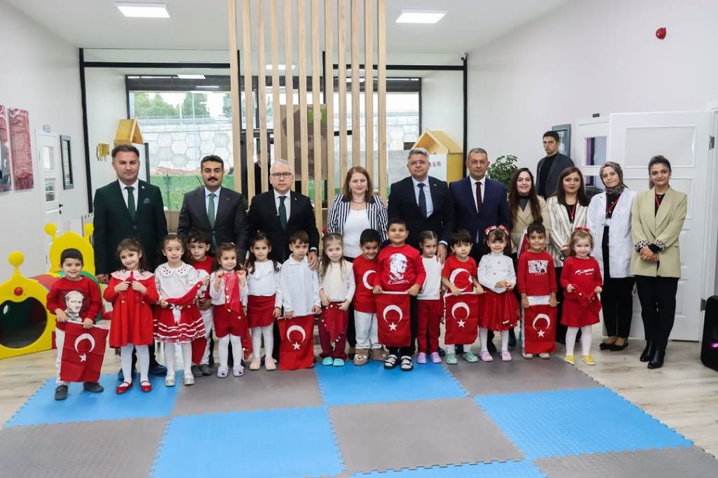 Sivas Valisi Yılmaz Şimşek, Kreş Ziyaretinde Minik Öğrencilerle Buluştu