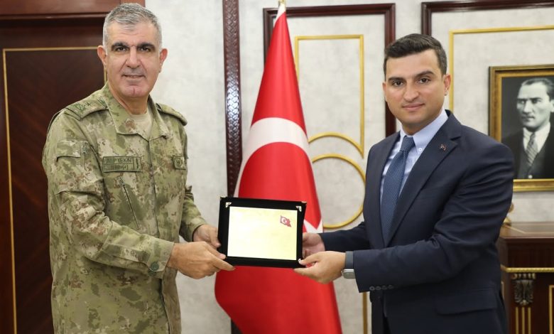 Sivas İl Özel İdaresi Genel Sekreteri, Garnizon Komutanı Tuğgeneral Alptekin'i Ağırladı DQBw3QqCO9J | Gündem Sivas™ Haber
