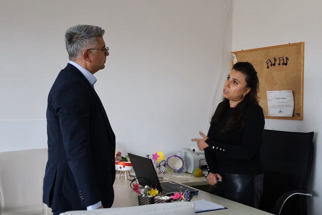 Sivas Aile ve Sosyal Hizmetler İl Müdürü, Sosyal Hizmet Merkezi’nde İncelemelerde Bulundu