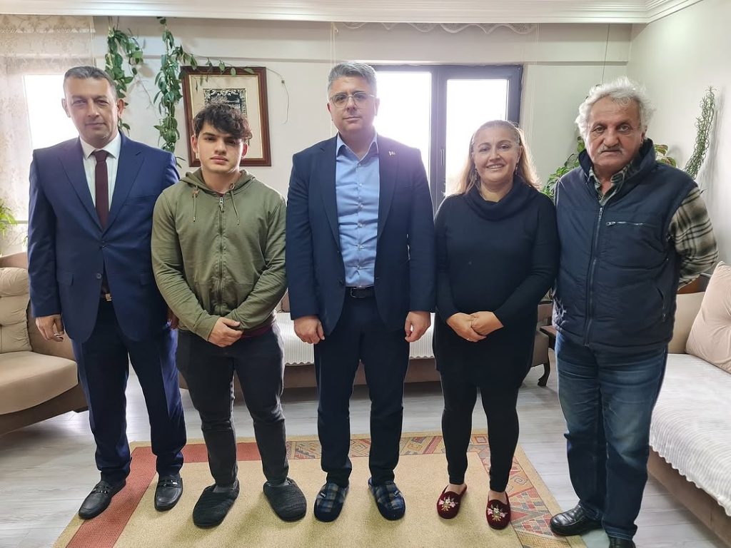 Sivas’ta Koruyucu Aile Ziyareti: 17 Yıllık Fedakarlık Ödüllendirildi