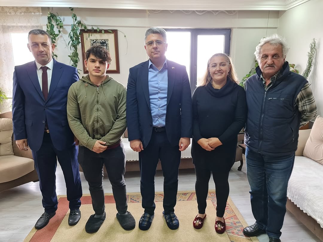 Sivas'ta Koruyucu Aile Ziyareti: 17 Yıllık Fedakarlık Ödüllendirildi