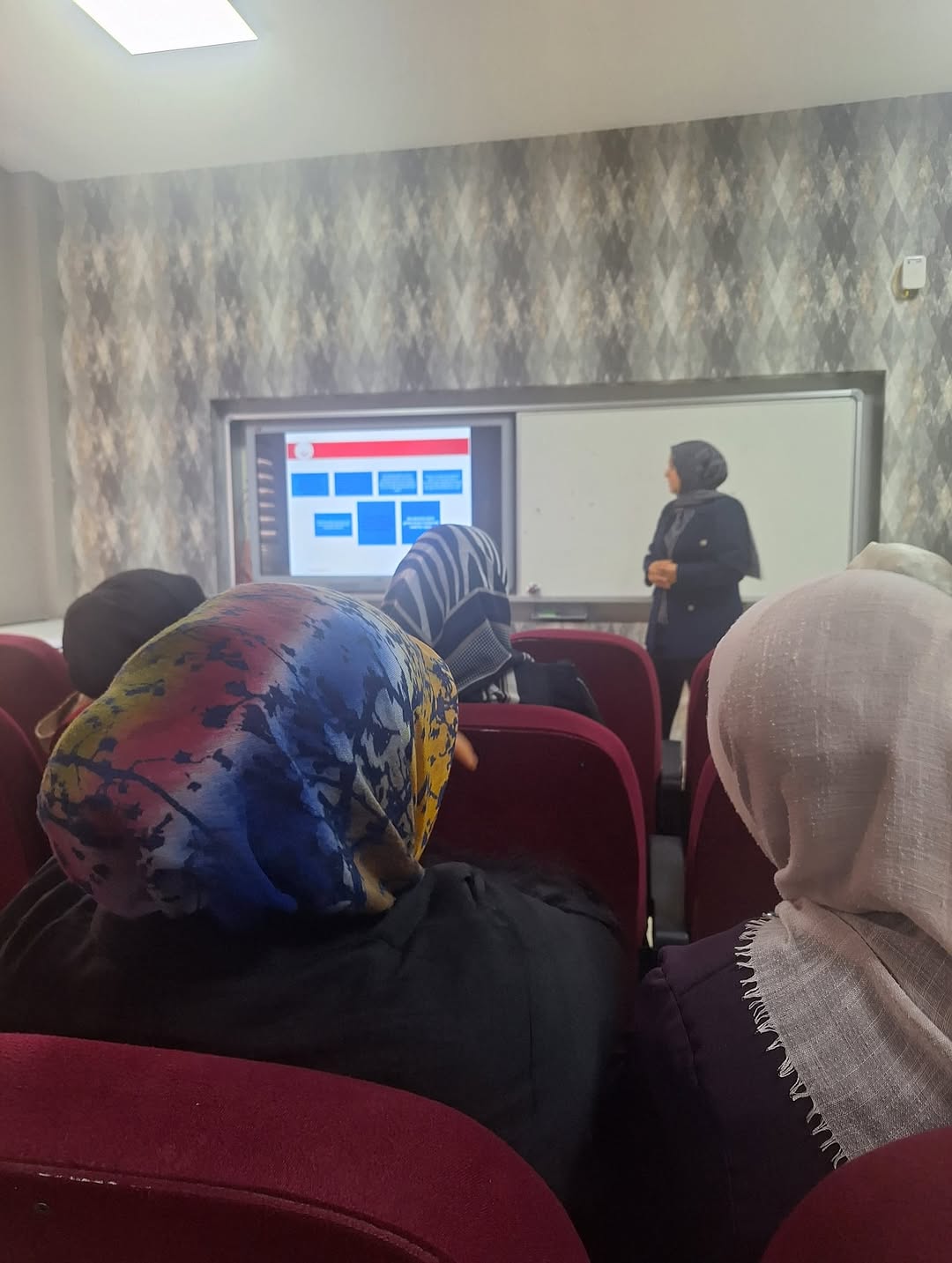 Sivas'ta Kadına Yönelik Şiddet ve Akran Zorbalığı Konusunda Veli Eğitimi