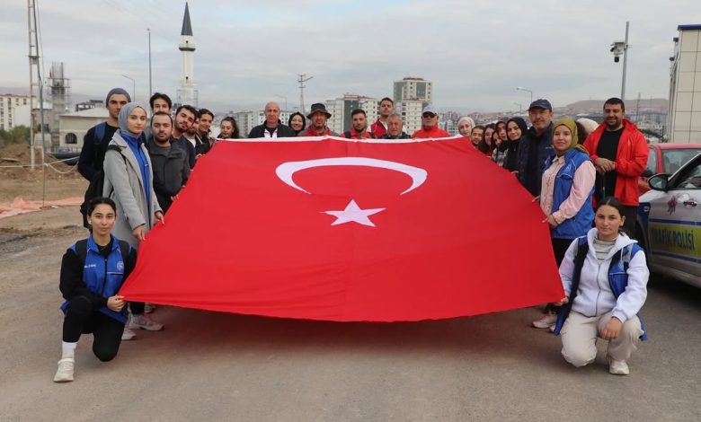 Sivas'ta 29 Ekim Cumhuriyet Bayramı Coşkusu Cumhuriyet Yürüyüşü ile Yaşandı DQOtTdcDOKw | Gündem Sivas™ Haber