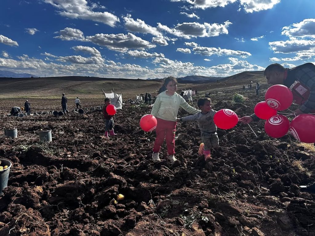Sivas’ta Mobil Sosyal Hizmet Aracı Zara ve Köylerinde Vatandaşlarla Buluştu