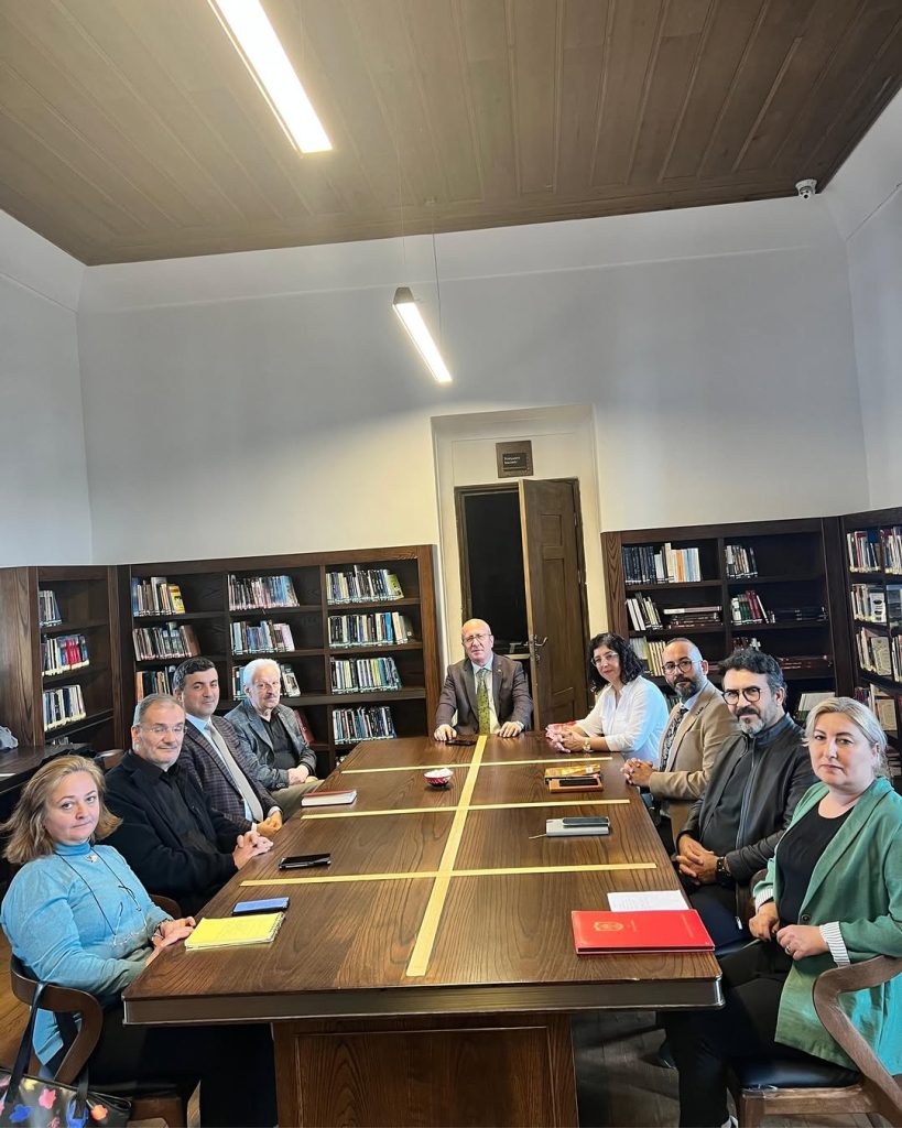 Sivas’ta Hizmete Açılan Numan Efendi Halk Kütüphanesi’nde Yayın Kurulu Toplantısı Yapıldı