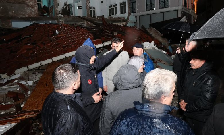 Bakan Yerlikaya Sındırgı'da Deprem İncelemelerinde Bulundu DQVrrSEiFY7 | Gündem Sivas™ Haber