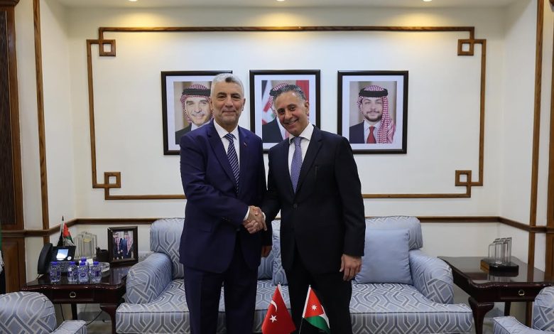 Türkiye ve Ürdün Ticaret Hacmini Artırmak İçin Yeni İş Birliği Adımları Attı DQWLmSxDAFl | Gündem Sivas™ Haber