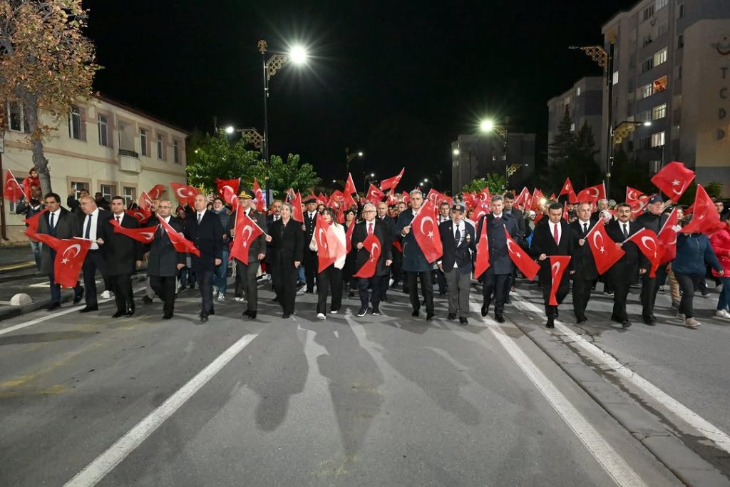 Sivas'ta Cumhuriyet'in 102. Yılı Coşkuyla Kutlandı Sivas’ta Cumhuriyet’in 102. Yılı Coşkuyla Kutlandı