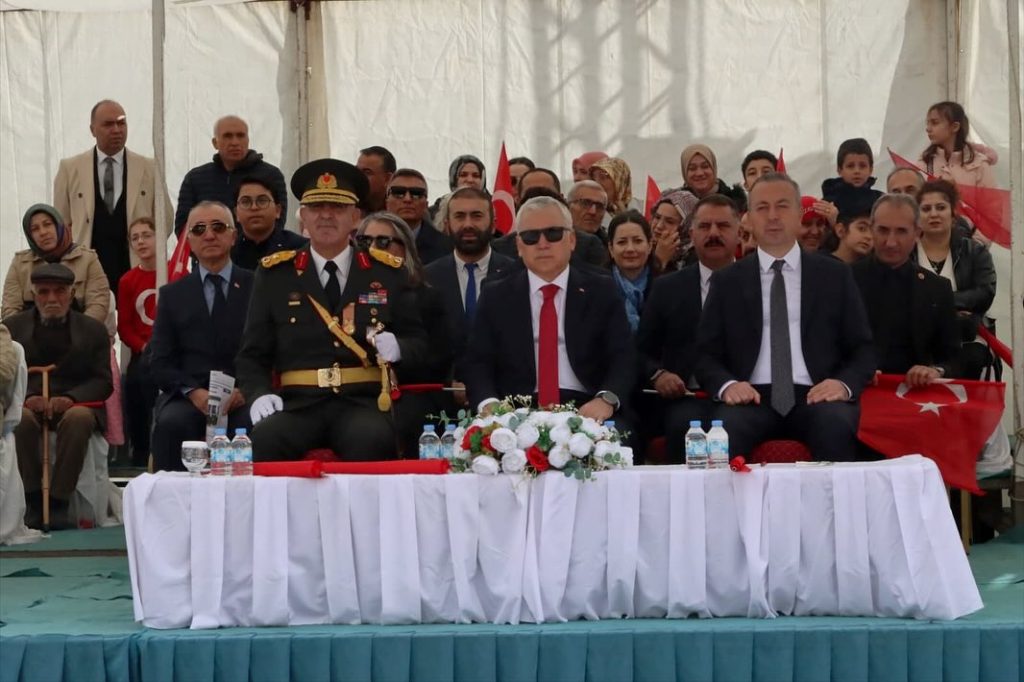 Sivas'ta Cumhuriyet'in 102. Yılı Coşkuyla Kutlandı Sivas’ta Cumhuriyet’in 102. Yılı Coşkuyla Kutlandı