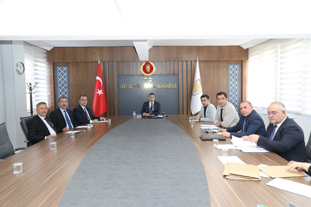 Sivas İl Özel İdaresi'nde Haftalık Encümen Toplantısı Gerçekleştirildi