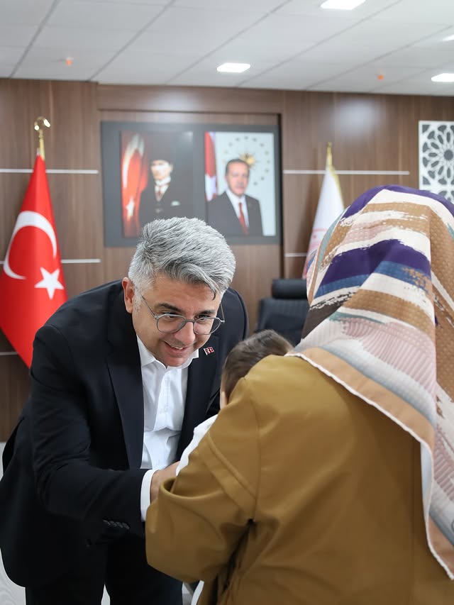 Sivas'ta Koruyucu Aile Sistemi ile Bir Çocuk Daha Yuvaya Kavuştu Sivas’ta Koruyucu Aile Sistemi ile Bir Çocuk Daha Yuvaya Kavuştu