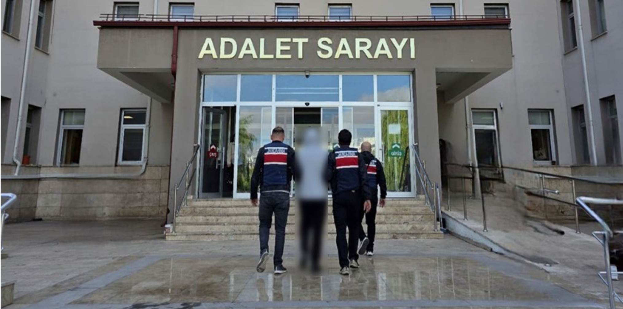 Sivas’ta FETÖ Üyesi Yakalandı: 4 Yıl 2 Ay Kesinleşmiş Hapis Cezası Bulunan Şahıs Tutuklandı