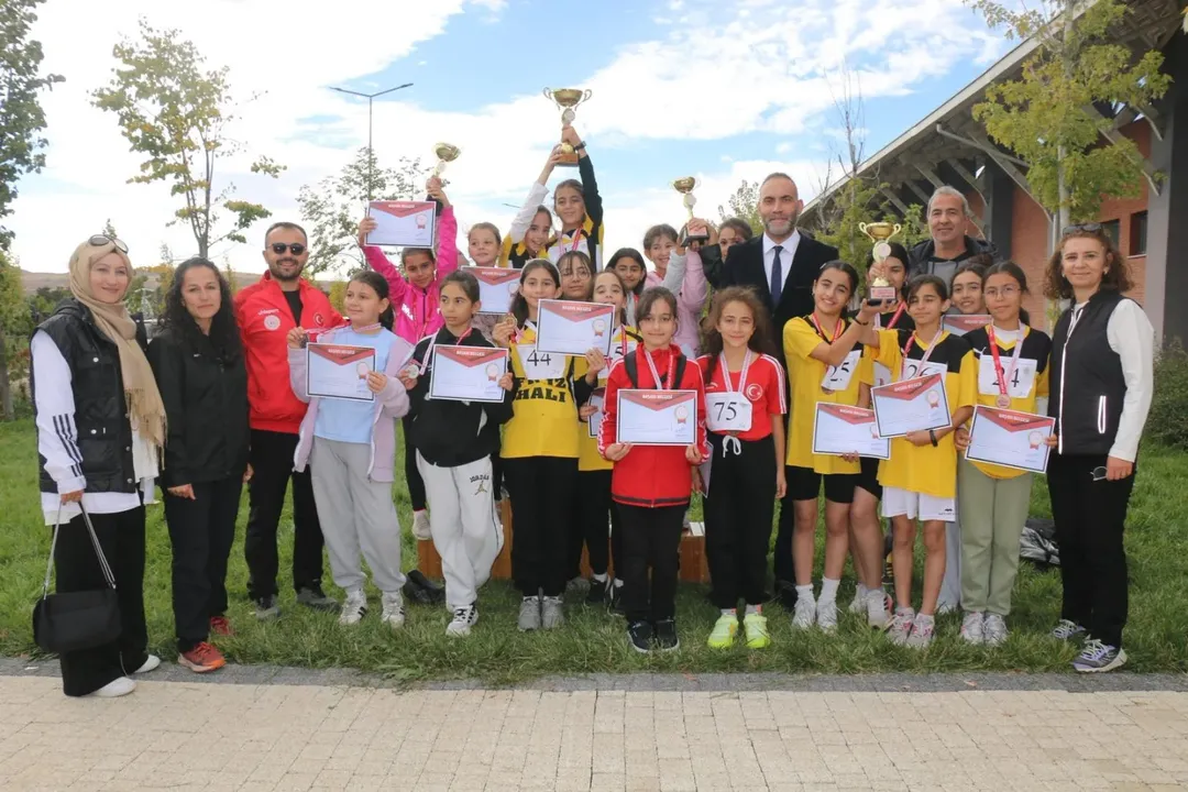 Hamidiye Millet Bahçesi, Okul Sporları Oryantiring İl Birinciliği'ne Ev Sahipliği Yaptı