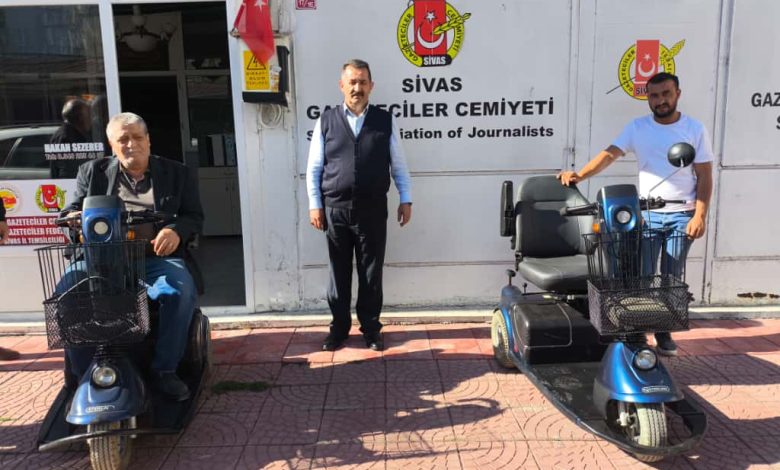 Engellilere Özgürlük Katacak Anlamlı Bağış: Sivas’a 2 Akülü Araç Hakan Sezerer | Gündem Sivas™ Haber