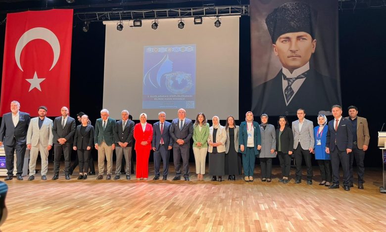 Sivas’ta Bilim ve Sanat Buluşması: 3. Uluslararası Disiplinlerarası Bilimde Kadın Kongresi Başlıyor WhatsApp Image 2025 10 06 at 18.27.41 | Gündem Sivas™ Haber